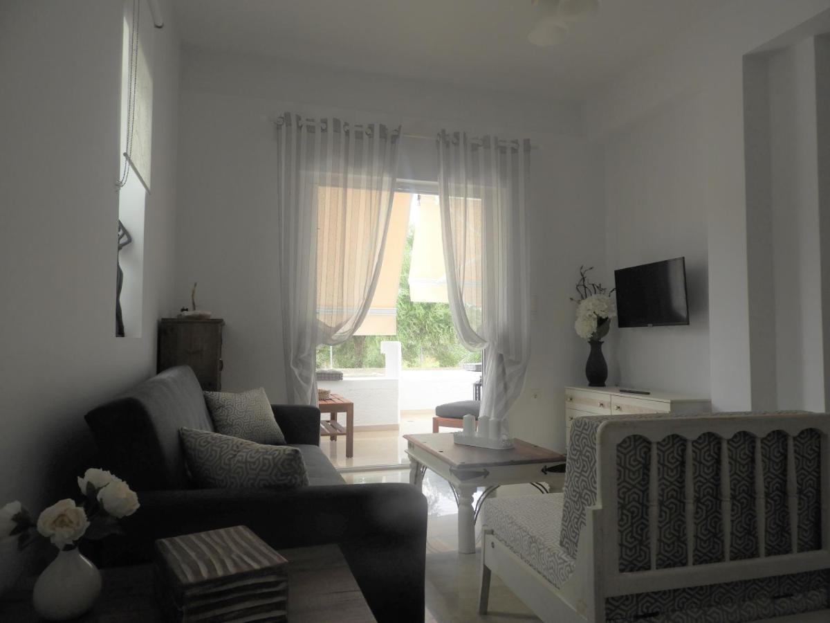 Sgs Luxury Apartments Ксилокастрон Екстериор снимка